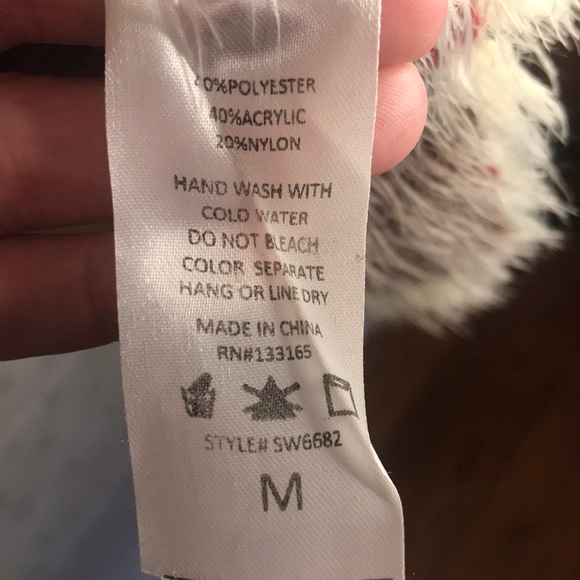 Everleigh soft fuzzy Aztec print sweater N… - Picture 4 of 6